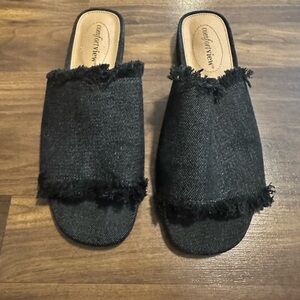 Extra Wide Women’s Slides